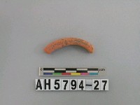 藏品(紅色泥質陶環)的圖片